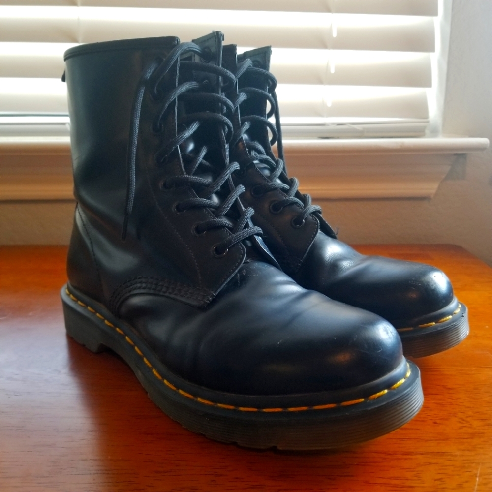 1460 WOMEN'S Doc Martens combat boots